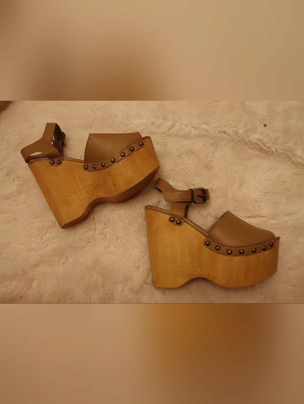 Women’s Tan Platform Wedge Sandals